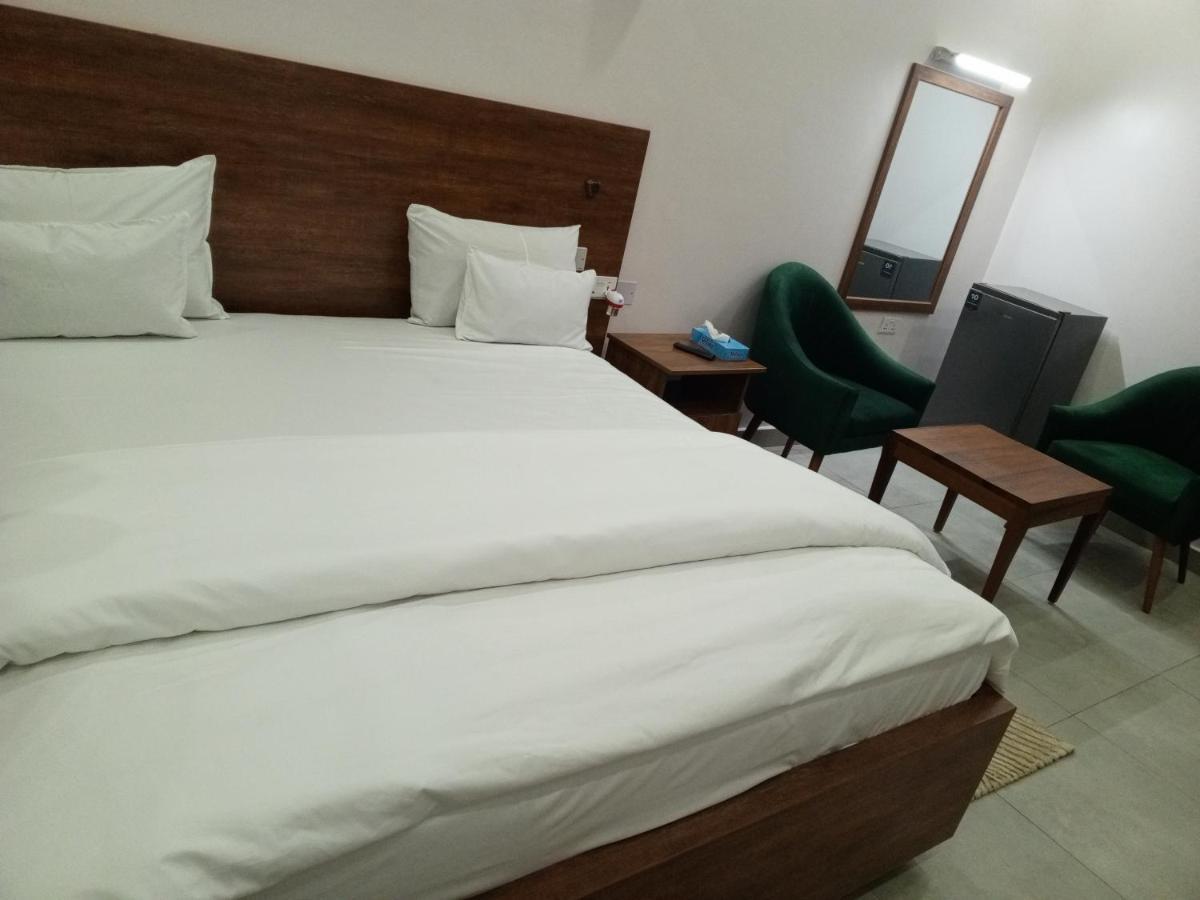 Ally Ngali Motel Кигали Экстерьер фото