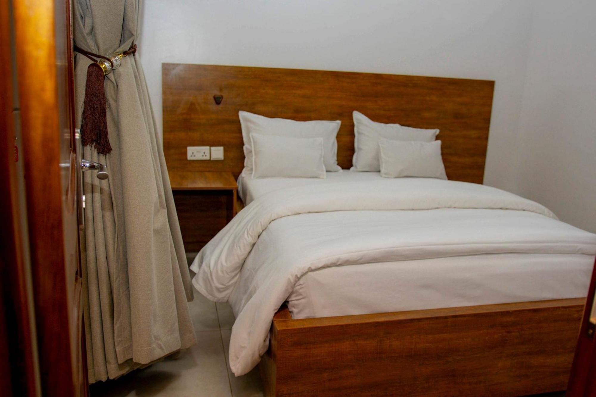 Ally Ngali Motel Кигали Экстерьер фото
