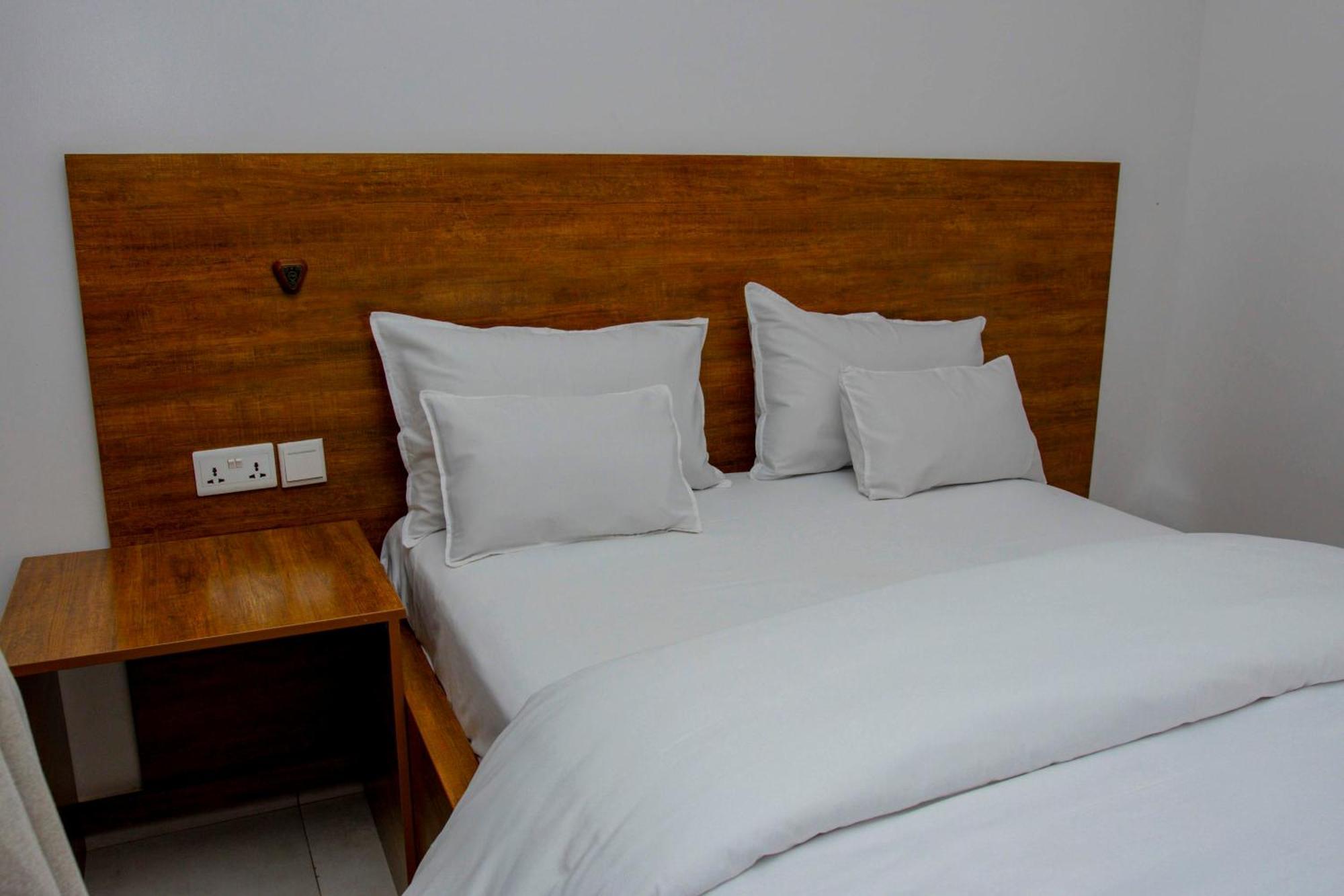 Ally Ngali Motel Кигали Экстерьер фото