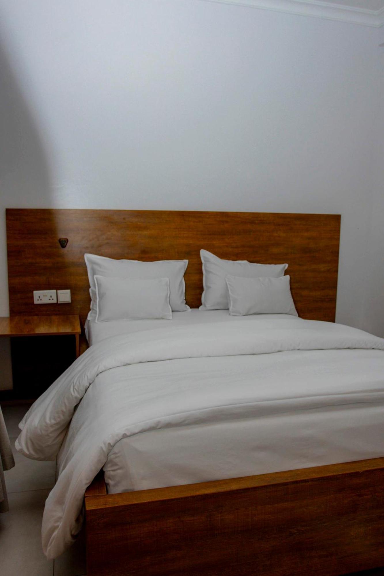 Ally Ngali Motel Кигали Экстерьер фото