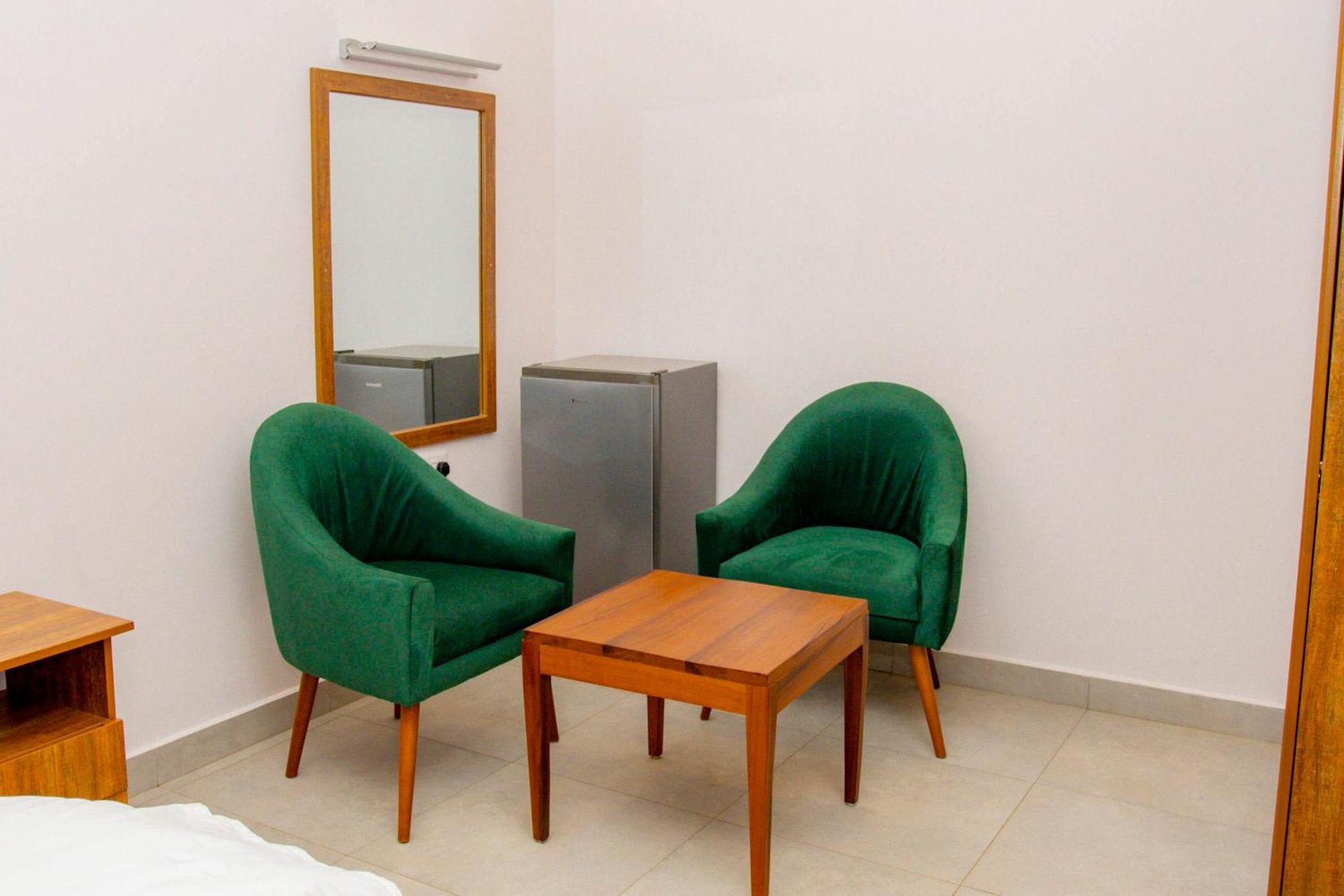 Ally Ngali Motel Кигали Экстерьер фото